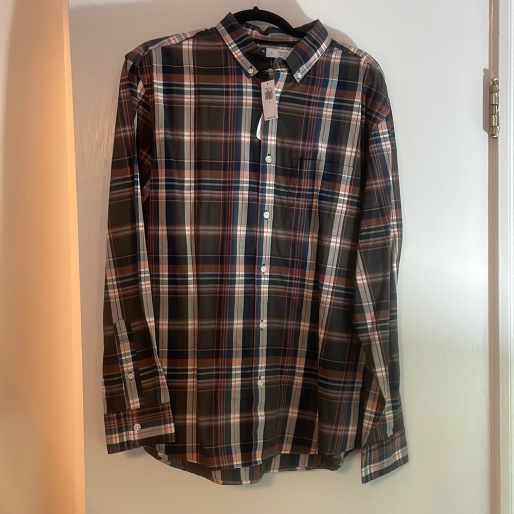 Men’s plaid Old Navy Button down shirt
